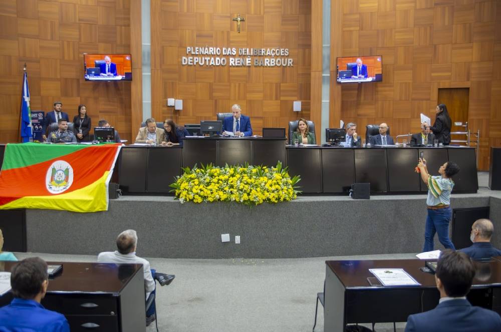 Alessandro Miranda é um dos homenageados em sessão especial da ALMT