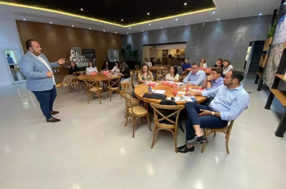 Alessandro Miranda, destacado em matéria do Portal Terra, participa da criação da primeira imobiliária escola do país