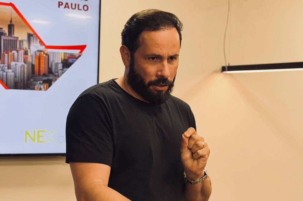 Alessandro Miranda realiza treinamento com equipe da Style Brokers em Cuiabá