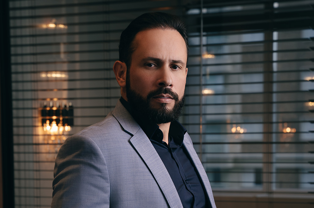 Alessandro Miranda representa a Style Brokers em visita à Cayman Móveis Planejados